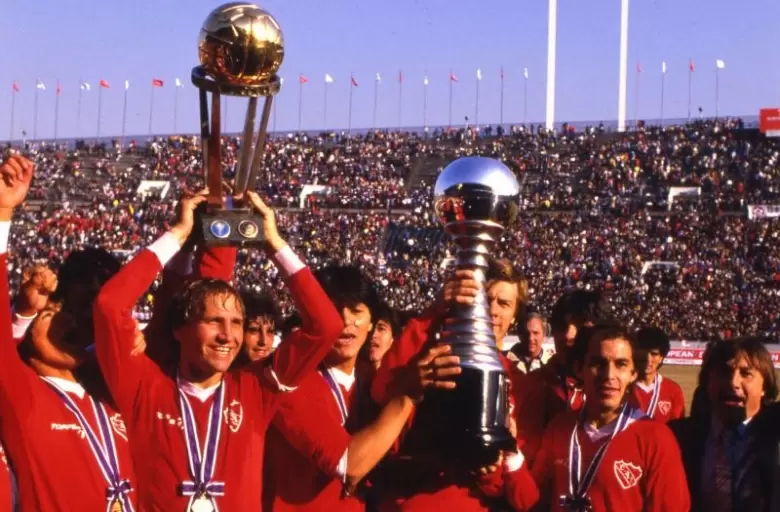 independiente-campeon-del-mundo-1984