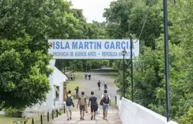En la Isla Martin García, su comunidad estable de 153 habitantes lleva adelante un turismo de base comunitaria