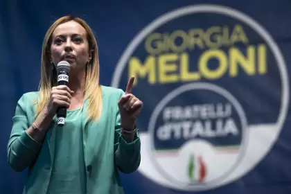 Meloni tiene una clara agenda antiizquierda que incluye proteger a Italia de la inmigración y renegociar varios tratados internacionales