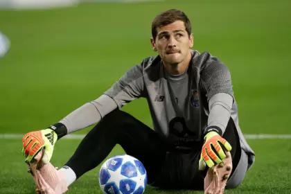 Iker Casillas dijo que era gay y a los minutos, borró el tuit