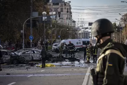 Explosiones mortales golpean Kiev después de que Putin culpa a Ucrania por la explosión del puente
