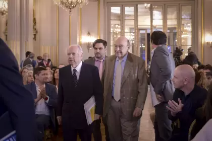 Dos figuras claves del Gobierno de Carlos Saúl Menem: Carlos Vladimiro Corach y Domingo Felipe Cavallo