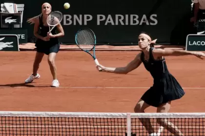 Sabatini regresó este año al tenis para jugar el Torneo de Leyendas de Roland Garros junto a Gisela Dulko