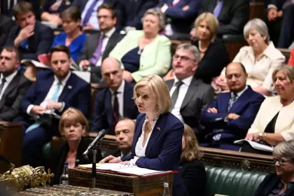 Hoy, Liz Truss vuelve a la Cámara de los Comunes: esperan tensión