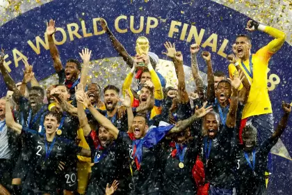 Francia le gan 4-2 a Croacia en la final del Mundial de Rusia 2018