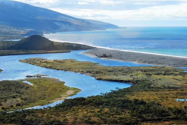 Un estudio reveló que Península Mitre, en Tierra del Fuego, es el punto de mayor captura de carbono en Argentina, convirtiéndola en una pieza clave para la lucha contra la crisis climática mundial.