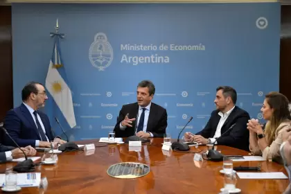 Massa estuvo acompañado por el ministro de Ambiente y Desarrollo Sostenible, Juan Cabandié y la secretaria de Energía, Flavia Royon