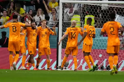 Países Bajos le ganó por 3-1 a Estados Unidos y se clasificó a los cuartos de final de la Copa del Mundo