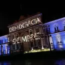 La Casa Rosada celebra la democracia con un videomapping y el himno cantado por L-Gante en cadena nacional