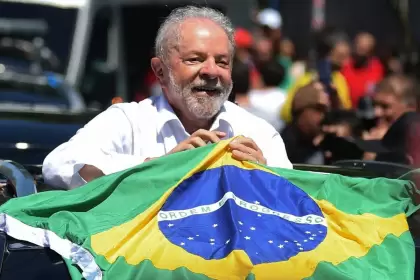 Lula da Silva va por la tercera