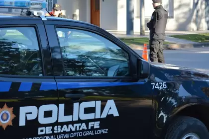 Terror en Rosario: en dos horas balearon un canal de TV, una cárcel y la sede de Asuntos Penitenciarios