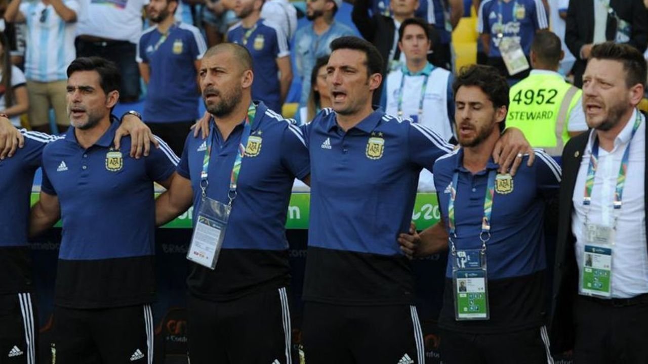 Sorpresa en el cuerpo técnico de Scaloni tras el Mundial de Qatar: quién seguirá su carrera en Malasia
