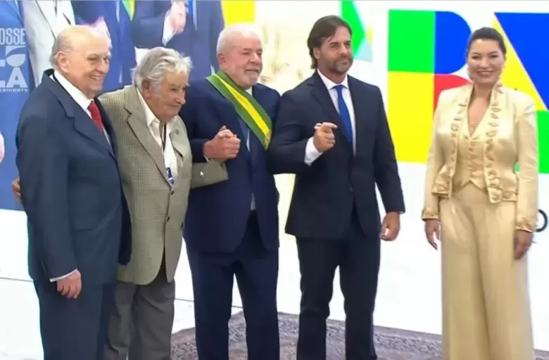 El uruguayo Luis Lacalle Pou fue con Pepe Mujia y Julio María Sanguinetti