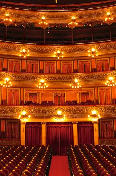 A comienzos del siglo XX, el Teatro Colón, recién creado con la férrea vocación de integrarse al mundo, atraía a los músicos más destacados del mundo