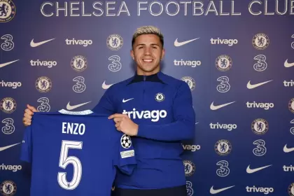 Fernández usará la camiseta número 5 en el Chelsea