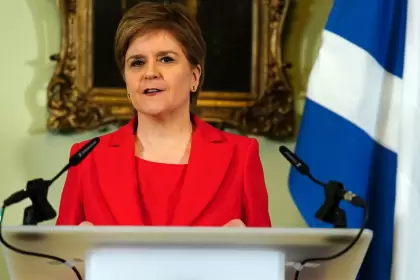 Nicola Sturgeon renunció como primera ministra de Escocia