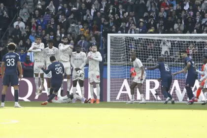 A los 94 minutos, Messi le dio el gol de la victoria al PSG 4-3 ante Lille