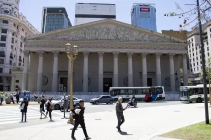 Los servicios públicos en la ciudad de Buenos Aires funcionarán hoy y mañana con un cronograma especial.