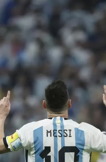 "¡Vamos por el tercero!" y "Qué gran película 'Argentina, 1985'" escribió Lionel Messi en su Instagram