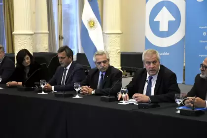 Jaime Perczyk, el viernes pasado, con el Presidente, Massa y Olmos, entre otros