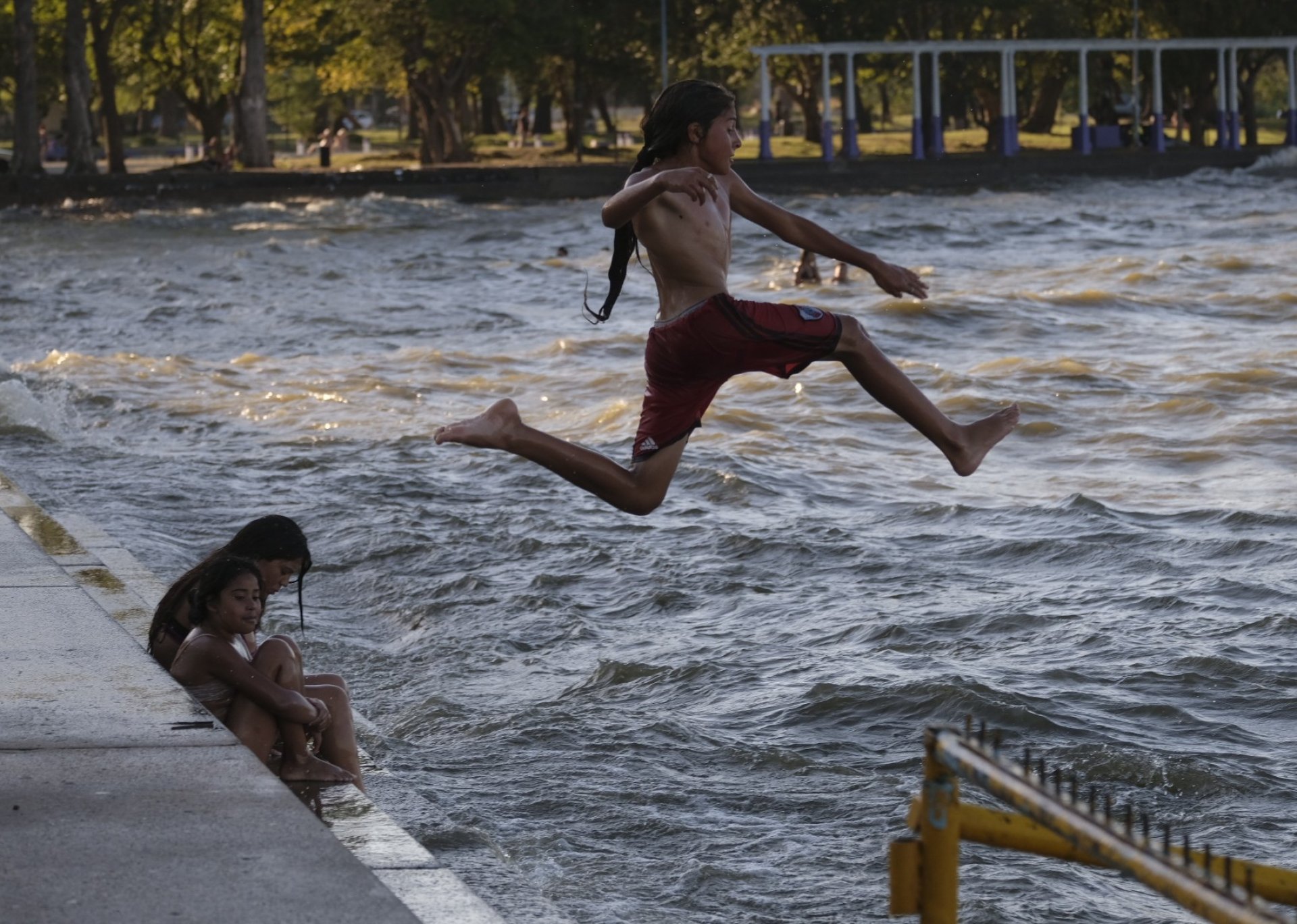 Persiste alerta roja por calor para CABA y parte de la provincia de Buenos Aires: hasta cuándo sigue el calor