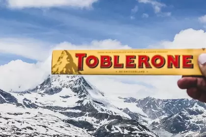 Tras irse de Suiza, anuncian drástica decisión contra los chocolates Toblerone