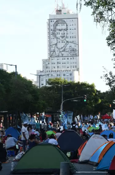 14-03-2023_organizaciones_piqueteras_mantienen_el_acampe