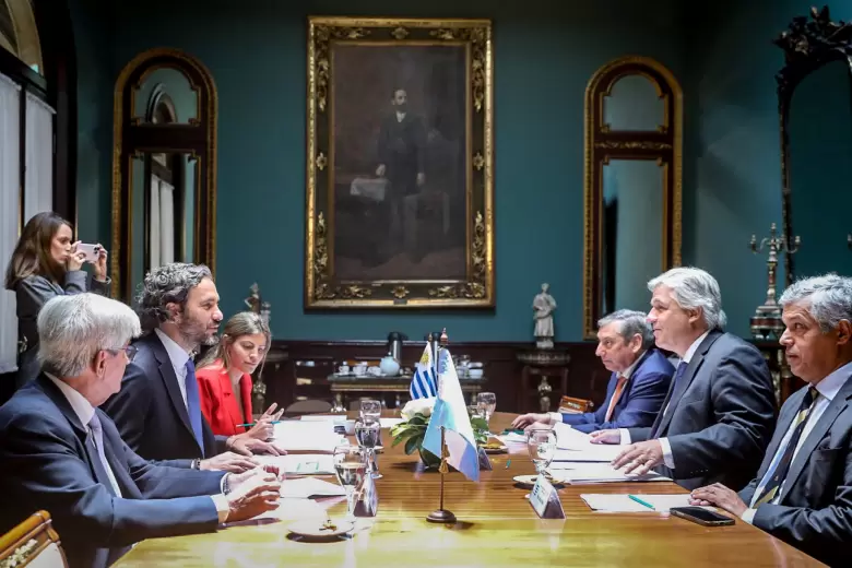 Los cancilleres acordaron que se realizará un encuentro entre los presidentes Alberto Fernández y Luis Lacalle Pou durante el próximo mes de abril