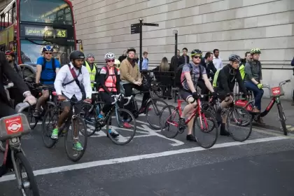 Londres: los ciclistas ya superan en número a los automovilistas