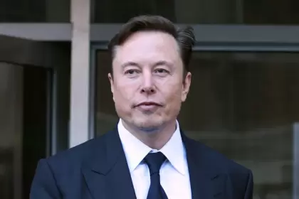 Elon Musk: "no se puede confiar en WhatsApp"