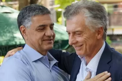 Macri pasó de ser un anticaudillista patriótico a un nepotista inconstitucional.