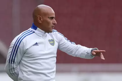 Martínez continuó en el cargo de entrenador y dirigió el superclásico que Boca le ganó a River por el Campeonato Femenino