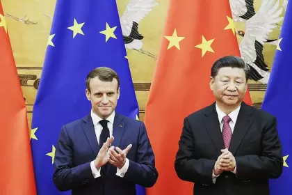 Xi Jinping llamó a Emmanuel Macron