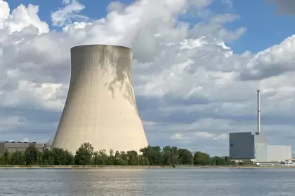 Francia fomenta la energía nuclear