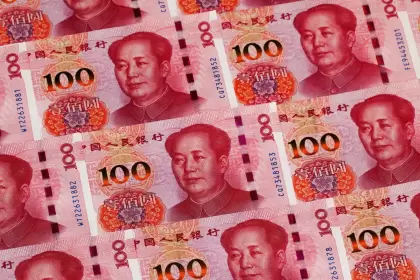 ¿Conviene invertir en yuanes chinos?
