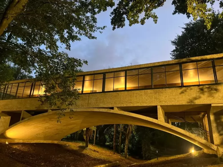 Se reinaugura la "Casa del Puente" en Mar del Plata: la emblemtica construccin de Amancio Williams y Delfina Glvez Bunge