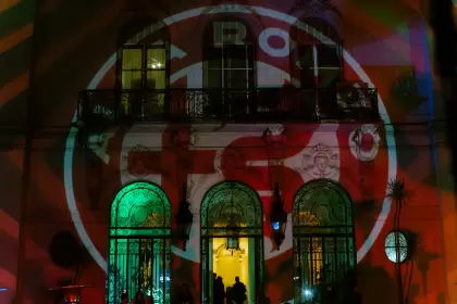 La Embajada de Italia con el logo de Alfa Romeo