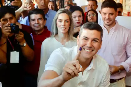 El oficialismo mantiene una amplia ventaja en el escrutinio de las elecciones en Paraguay