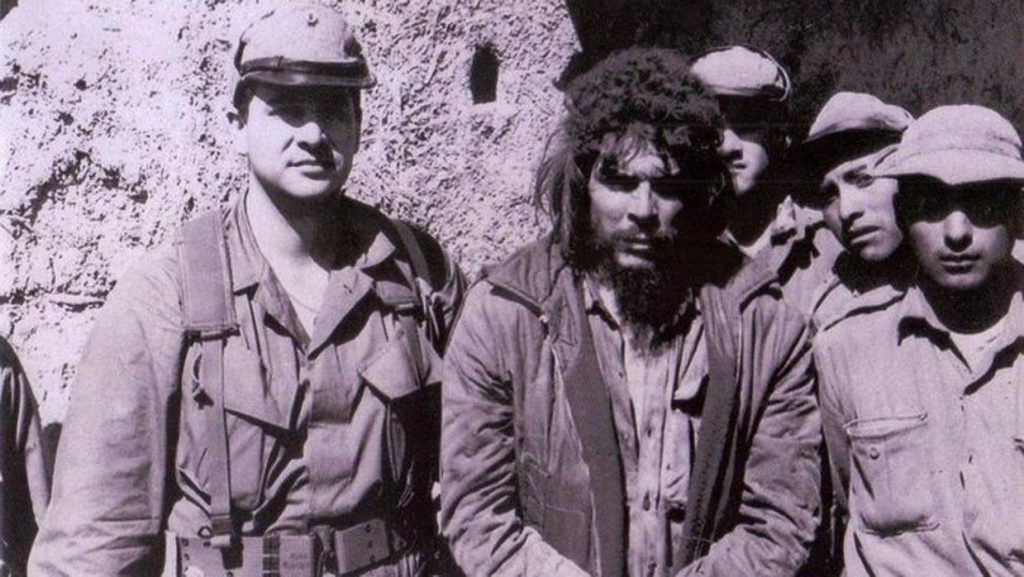 Muere en Bolivia el militar que capturó al Che Guevara - El Economista