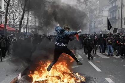 Francia puede ser un tenue reflejo de los debates que nos debemos.