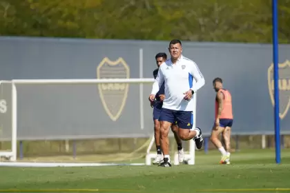 Jorge Almirón recupera a dos jugadores clave para enfrentar a Belgrano