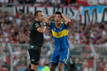 El árbitro Darío Herrera expulsó a tres jugadores de Boca en el Superclásico