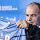 Marcelo Bielsa fue presentado como nuevo entrenador de la Selección de Uruguay