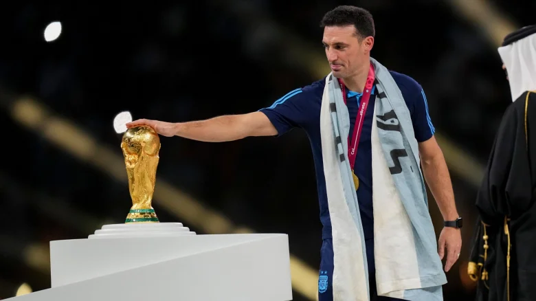 lionel scaloni world cup mundial qatar 2022 argentina 121822 (1)