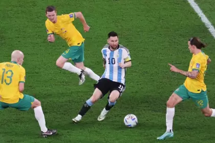 Argentina le gan 2-1 a Australia en los octavos de final del Mundial de Qatar 2022