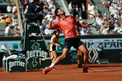 Novak Djokovic se metió entre los cuatro mejores de Roland Garros