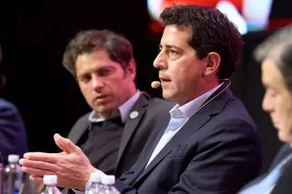 Debatió junto a su par de Obras Públicas y los gobernadores de Buenos Aires, Santiago del Estero, Santa Cruz y La Rioja