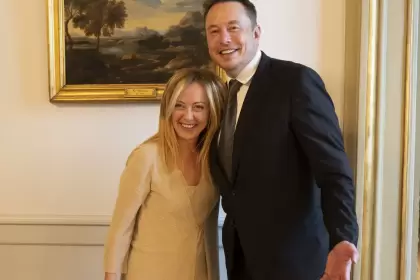 Macron y Meloni se pelean por Elon Musk