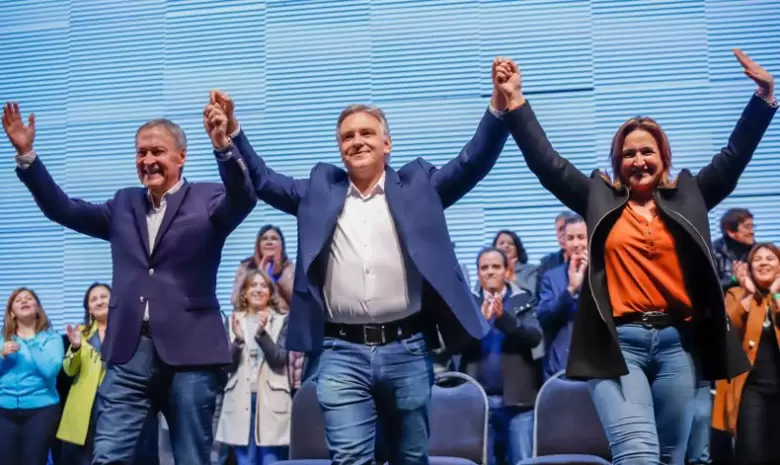 Llaryora continua el legado.
