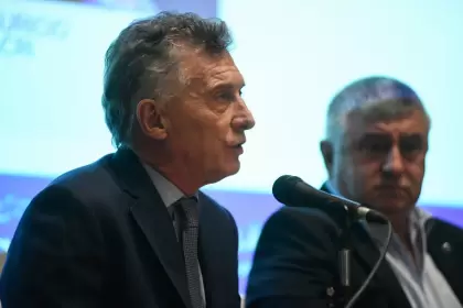 El expresidente participó de una conferencia en la UCEMA junto con el expresidente español José María Aznar